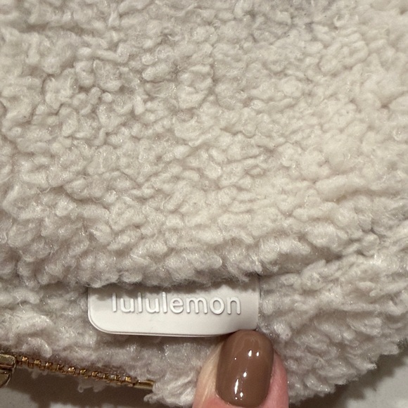 lululemon athletica Off-White Sherpa Crossbody Bag - Picture 10 of 10